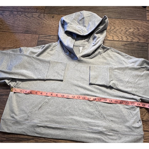 Fabletics Grey Cropped Hoodie Sweatshirt Athleisure Athletic Workout Size L - Picture 7 of 9